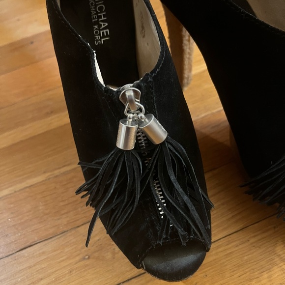 Michael Kors Zip black platforms with zipper. Open toe. - Picture 3 of 7